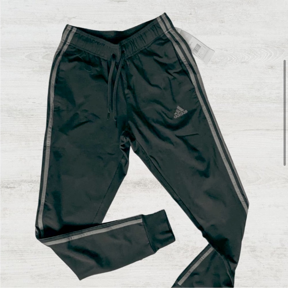 Adidas 3 stripe jogger pant